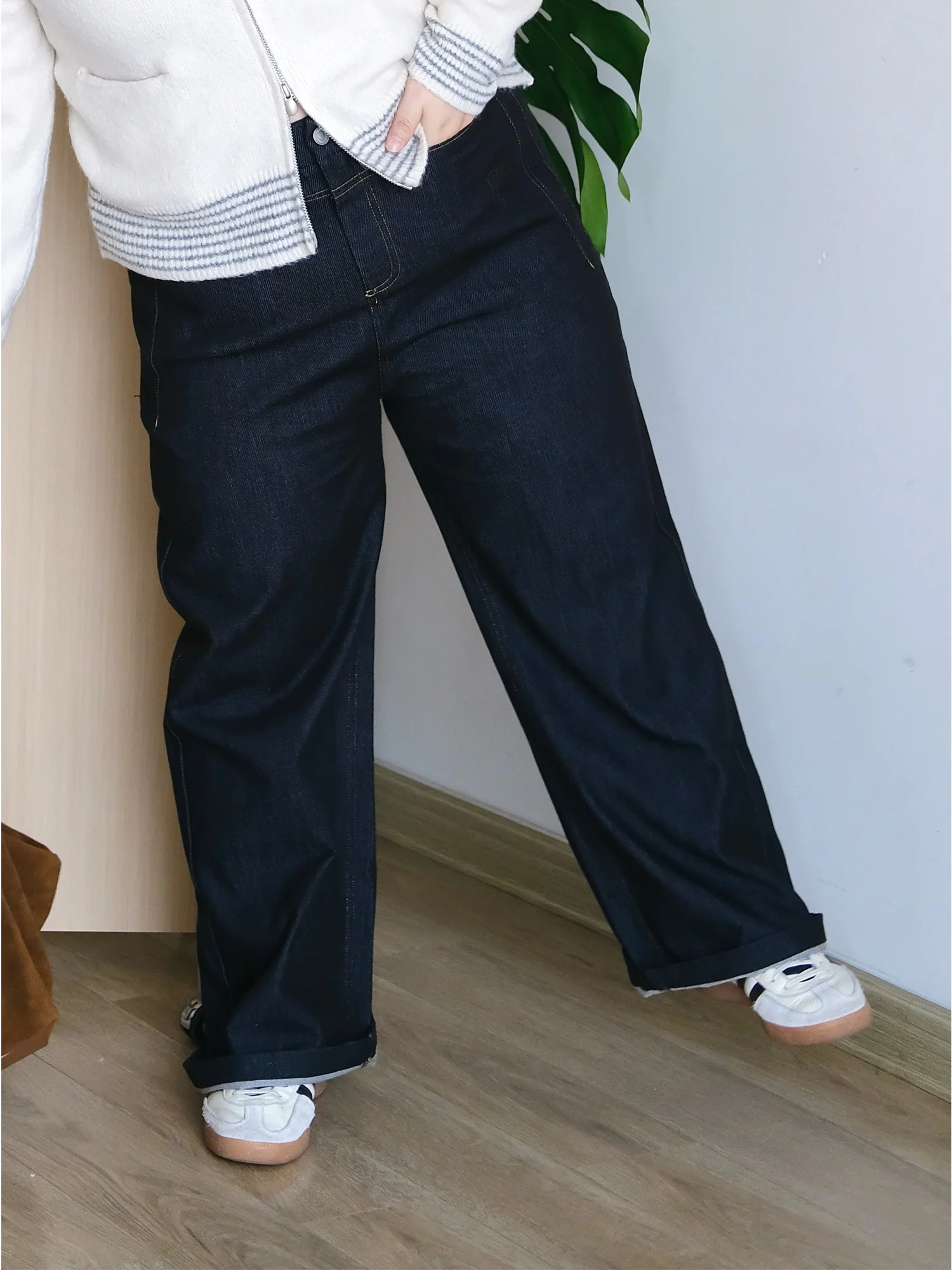 Утягивающие широкие джинсы с высокой талией, женские свободные джинсы прямого кроя, универсальные повседневные зауженные брюки из смеси хлопка
Утягивающие широкие джинсы с высокой талией, женские свободные джинсы прямого кроя, универсальные повседневные зауженные брюки из смеси хлопка