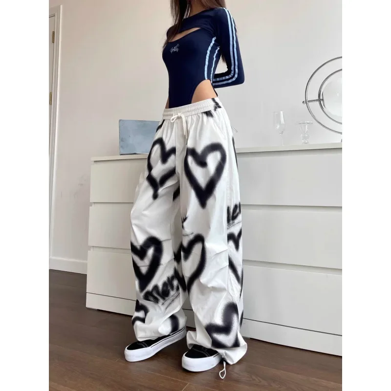 Korean Style Hot Girl Hip Hop Love Graffiti Elastic Waist Wide Leg Pants Loose Casual High Street Y2k Women Pants Joggers Pants
Korean Style Hot Girl Hip Hop Love Graffiti Elastic Waist Wide Leg Pants Loose Casual High Street Y2k Women Pants Joggers Pants