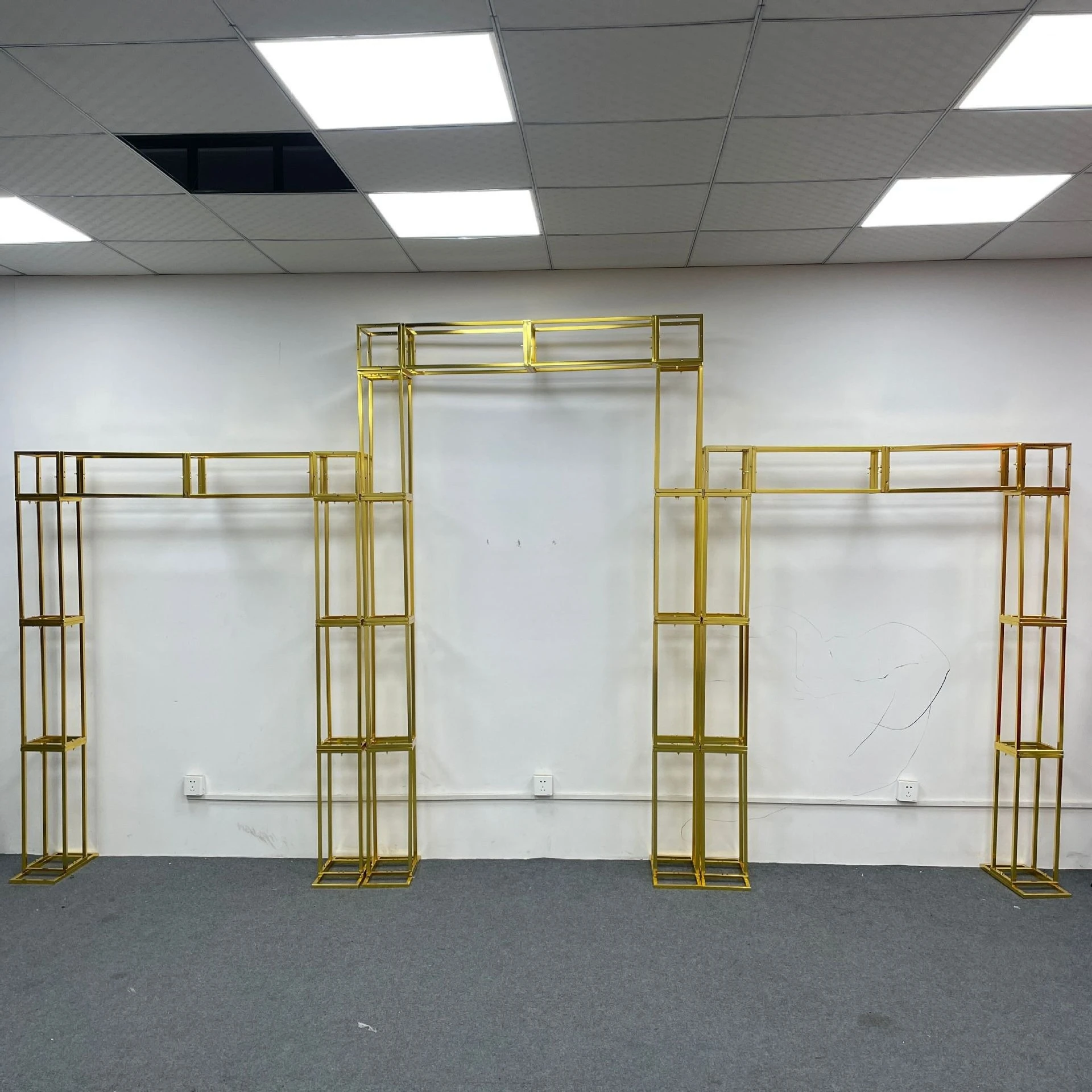 Metal frame background silver gold metal door frame background flower arrangement wedding event background
Metal frame background silver gold metal door frame background flower arrangement wedding event background