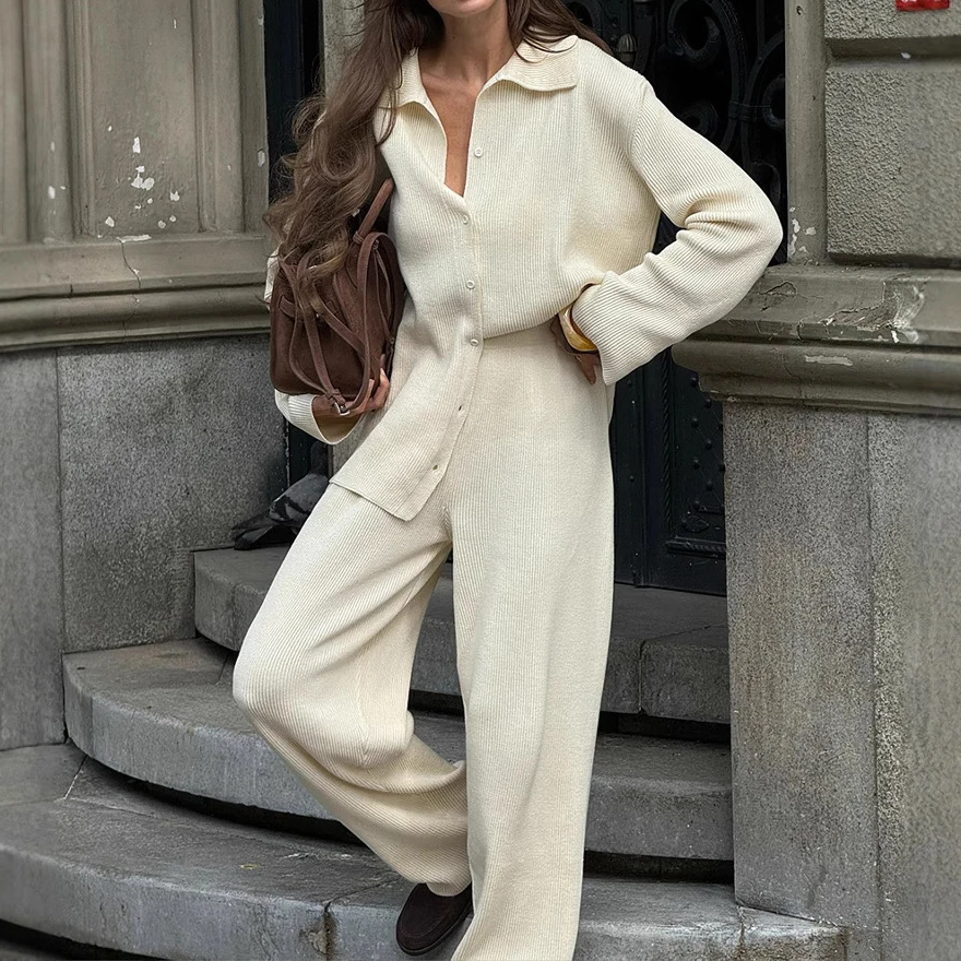 2025 Autumn Street Outfits Knitted Cardigan Pants Sets Women Single Breasted Lapel Sweater High Waist Wide Leg Trousers Suit
2025 Autumn Street Outfits Knitted Cardigan Pants Sets Women Single Breasted Lapel Sweater High Waist Wide Leg Trousers Suit