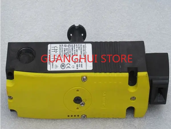 3SE5322-1SG21 3SE53221SG21 New Original Position Switch Safety Travel Switch Module
3SE5322-1SG21 3SE53221SG21 New Original Position Switch Safety Travel Switch Module