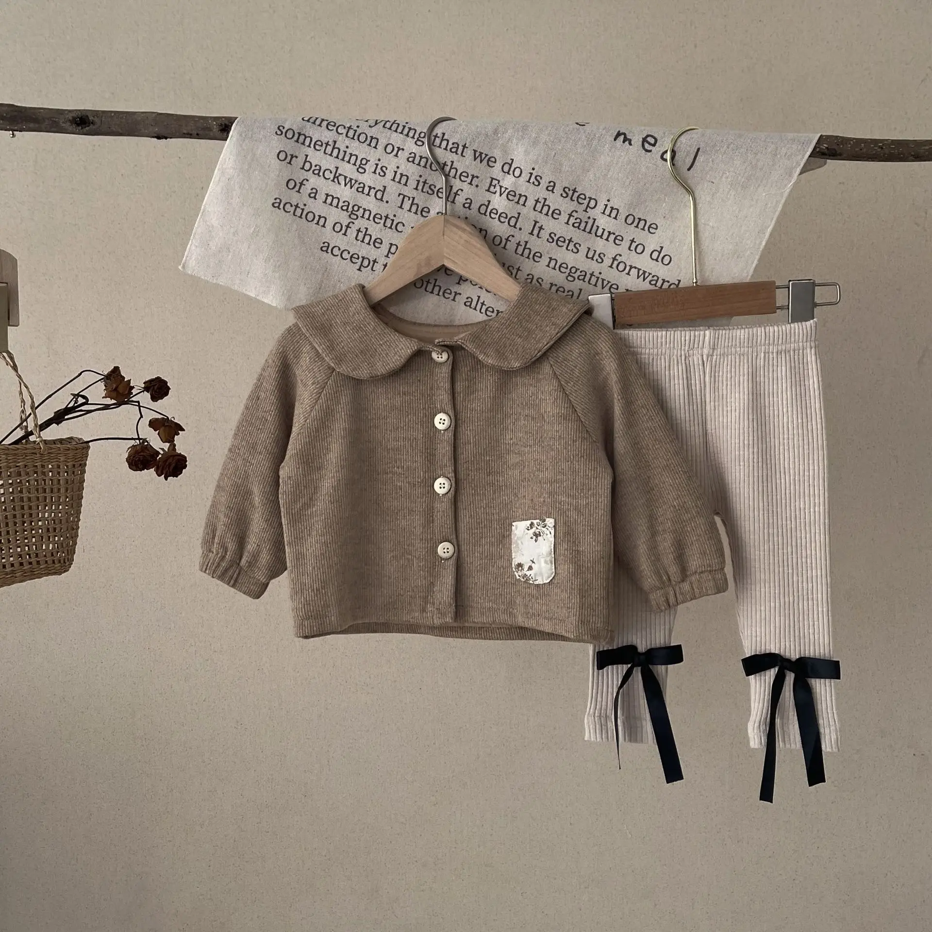 Long Sleeve Cardigan Single Breasted Double Layer Coat Baby Clothing Winter Outerwear Pocket Design Kids Jacket for Boys Girls
Long Sleeve Cardigan Single Breasted Double Layer Coat Baby Clothing Winter Outerwear Pocket Design Kids Jacket for Boys Girls