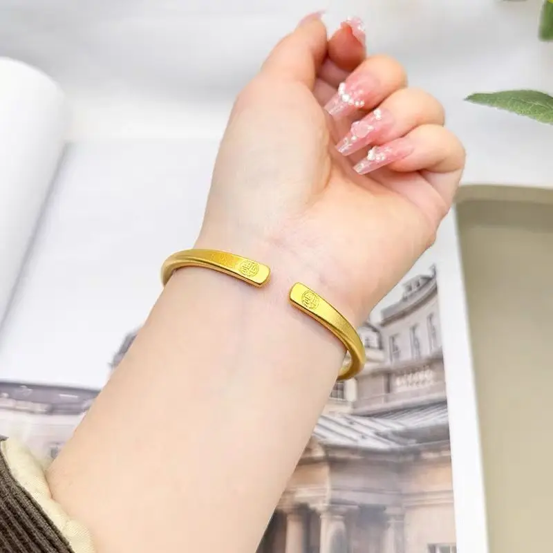 Chinese Style Open Bangle Bracelet with Double Fu Character Design for Women Traditional New Chinese Fashion Jewelry
Chinese Style Open Bangle Bracelet with Double Fu Character Design for Women Traditional New Chinese Fashion Jewelry