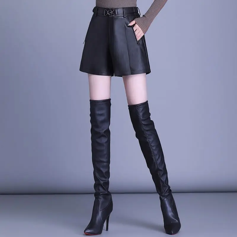 Fashion leather shorts women autumn new elastic high waisted straight leg wide leg pants slimming leather boots short pants
Fashion leather shorts women autumn new elastic high waisted straight leg wide leg pants slimming leather boots short pants