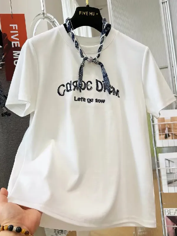 plus Size Women's Korean Style Short Sleeve T-Shirt Embroidered Letter Loose Fit Summer Top Silk Scarf Half Sleeve Shirt
plus Size Women's Korean Style Short Sleeve T-Shirt Embroidered Letter Loose Fit Summer Top Silk Scarf Half Sleeve Shirt