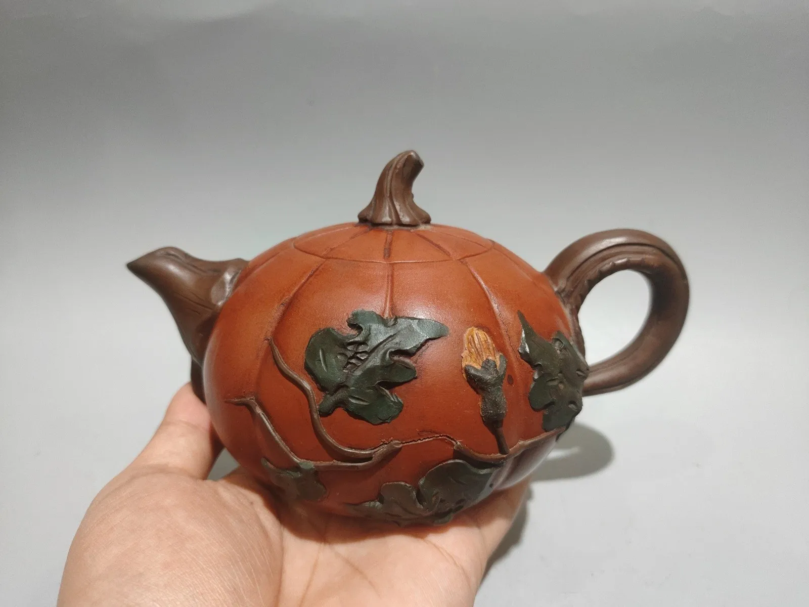 Chinese Yixing Zisha Clay Handmade Exquisite Pumpkin Teapot 60238
Chinese Yixing Zisha Clay Handmade Exquisite Pumpkin Teapot 60238