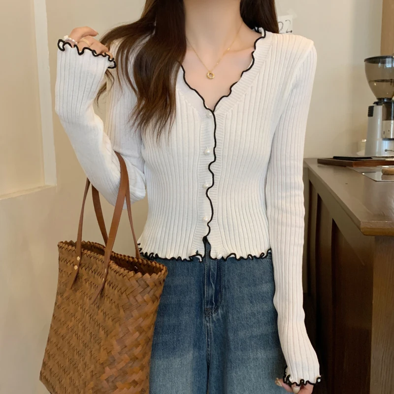 Women Knitted Cardigan Sweet Ear Edge V Neck Long Sleeve Japanese Harajuku Style Slim Thin Autumn High Street Casual Sweater
Women Knitted Cardigan Sweet Ear Edge V Neck Long Sleeve Japanese Harajuku Style Slim Thin Autumn High Street Casual Sweater
