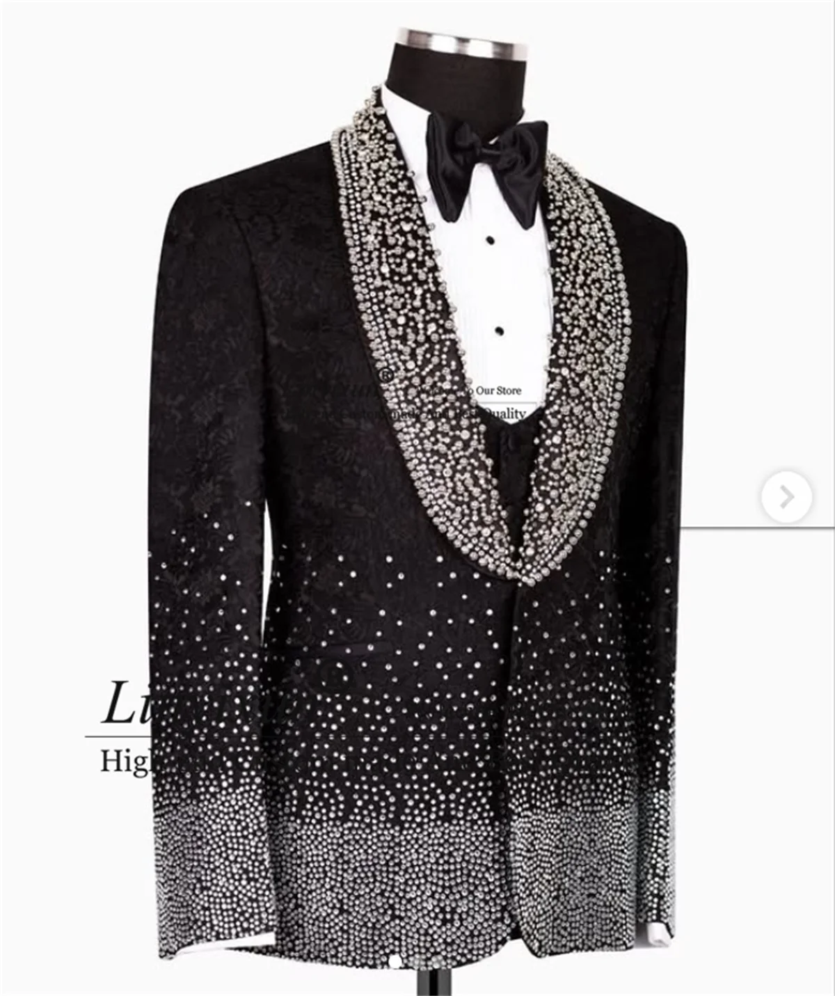 Stuning Bead Crystal Tuxedos Men Suits Customized 3 Pieces Sets Groom Wedding Male Party Blazer Fashion Jacquard Ropa Hombre
Stuning Bead Crystal Tuxedos Men Suits Customized 3 Pieces Sets Groom Wedding Male Party Blazer Fashion Jacquard Ropa Hombre