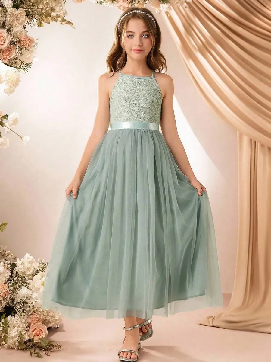 Elegant Sage Green Sleeveless Lace Tulle Maxi Evening Dress With Cinched Waist
Elegant Sage Green Sleeveless Lace Tulle Maxi Evening Dress With Cinched Waist