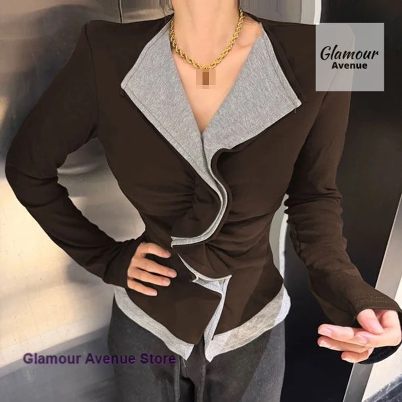 French design color matching velvet V-neck bottoming shirt women's autumn and winter pleated fake two-piece long-sleeved T-shirt
French design color matching velvet V-neck bottoming shirt women's autumn and winter pleated fake two-piece long-sleeved T-shirt