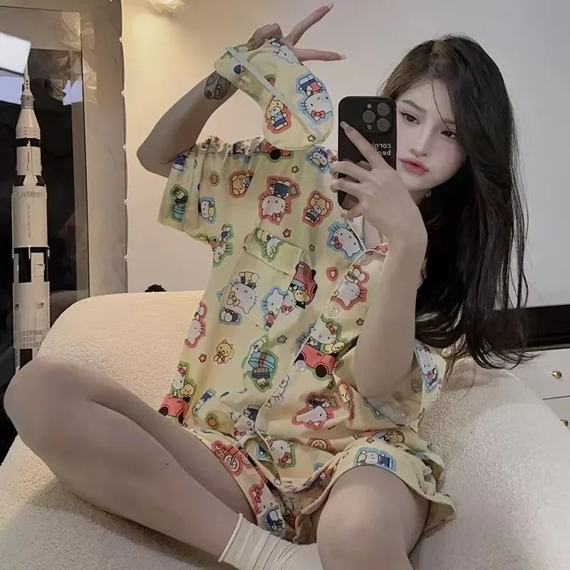 Summer new yellow lapel cute cartoon Hello Kitty pajamas women's short-sleeved shorts homewear set
Summer new yellow lapel cute cartoon Hello Kitty pajamas women's short-sleeved shorts homewear set