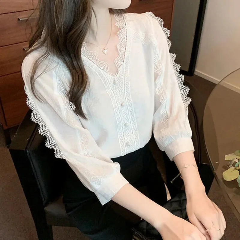 Blouses Women 2022 Spring Summer New Design Sense Lace Stitching Chiffon Shirts Elegant Fashion V-neck Pullover Blouse Womens
Blouses Women 2022 Spring Summer New Design Sense Lace Stitching Chiffon Shirts Elegant Fashion V-neck Pullover Blouse Womens