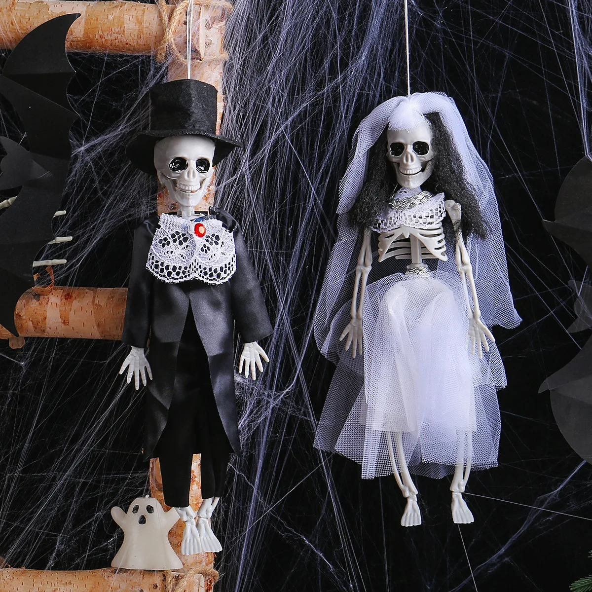 Halloween Haunted House Skeleton Bride and Groom Hanging Decoration Chamber Horror Bar Party Scene Decoration Complicated Props
Halloween Haunted House Skeleton Bride and Groom Hanging Decoration Chamber Horror Bar Party Scene Decoration Complicated Props