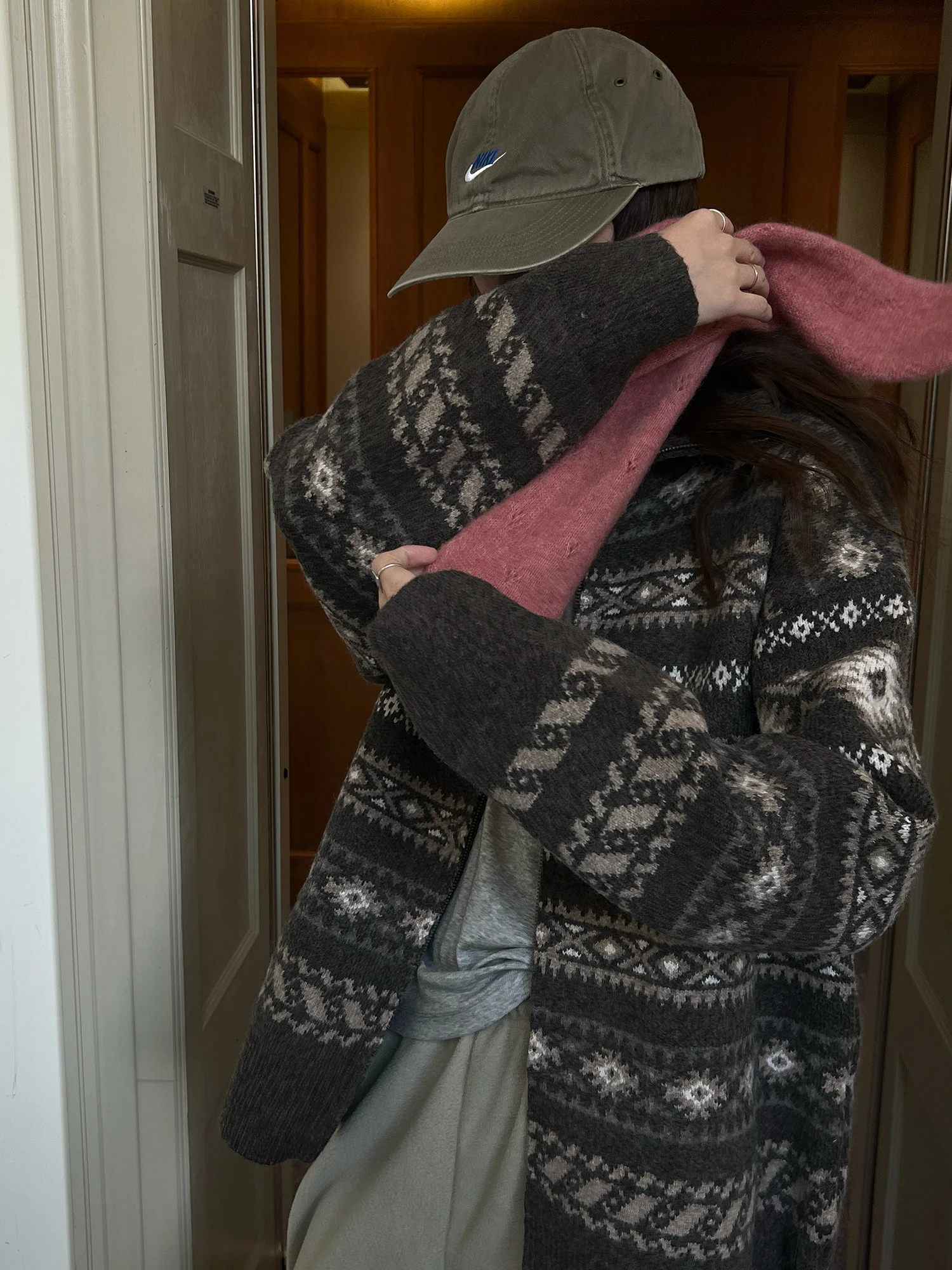 Женский зимний свитер из трикотажа в стиле Фэр-айл, корейский дизайн, свободный крой, эксклюзив онлайн-продажи
Женский зимний свитер из трикотажа в стиле Фэр-айл, корейский дизайн, свободный крой, эксклюзив онлайн-продажи