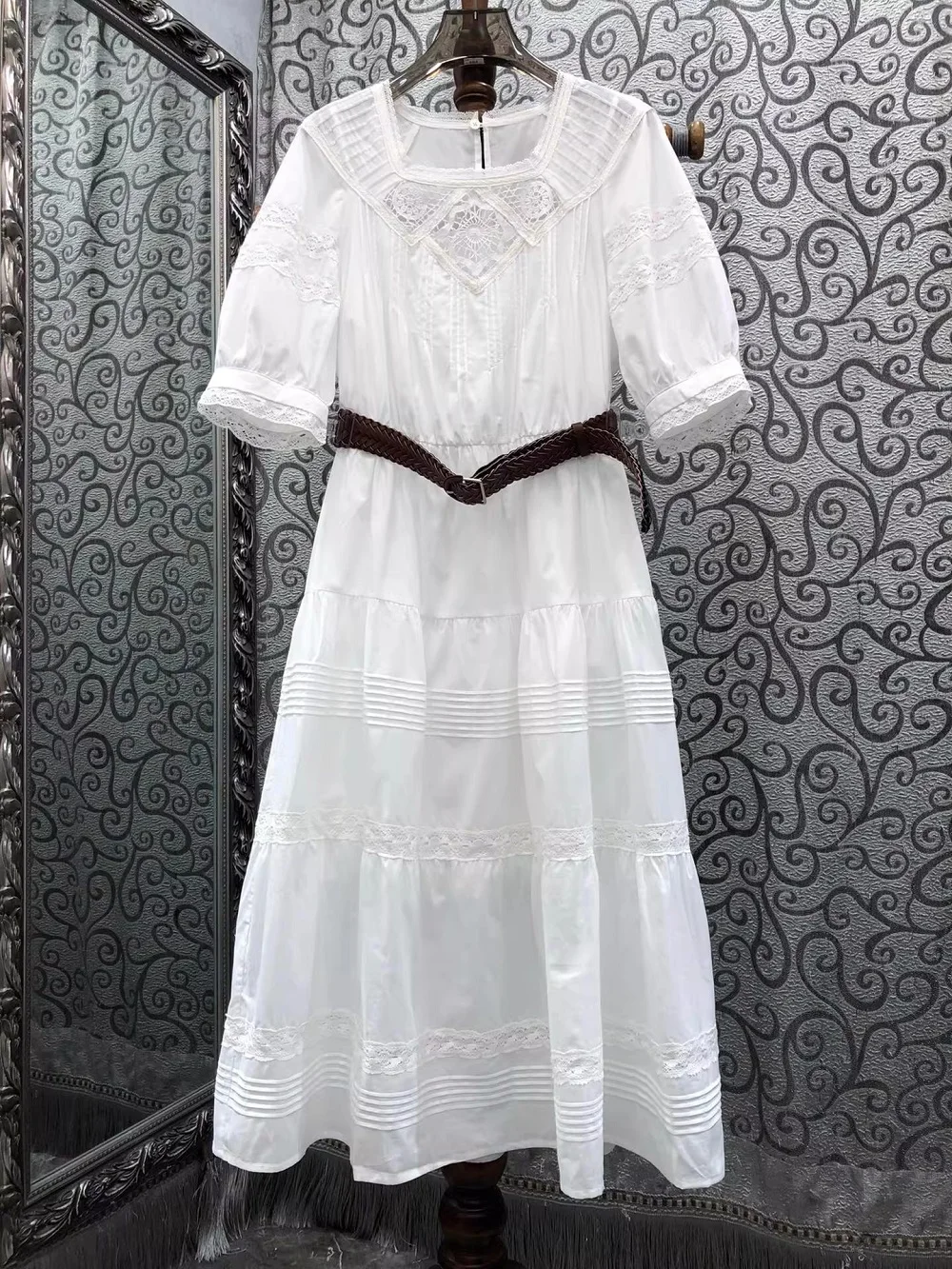 100%Cotton Dress 2026 Summer Style Women Crochet Lace Embroidery Patchwork Short Sleeve Mid-Calf White Black Vintage Dress Belt
100%Cotton Dress 2026 Summer Style Women Crochet Lace Embroidery Patchwork Short Sleeve Mid-Calf White Black Vintage Dress Belt