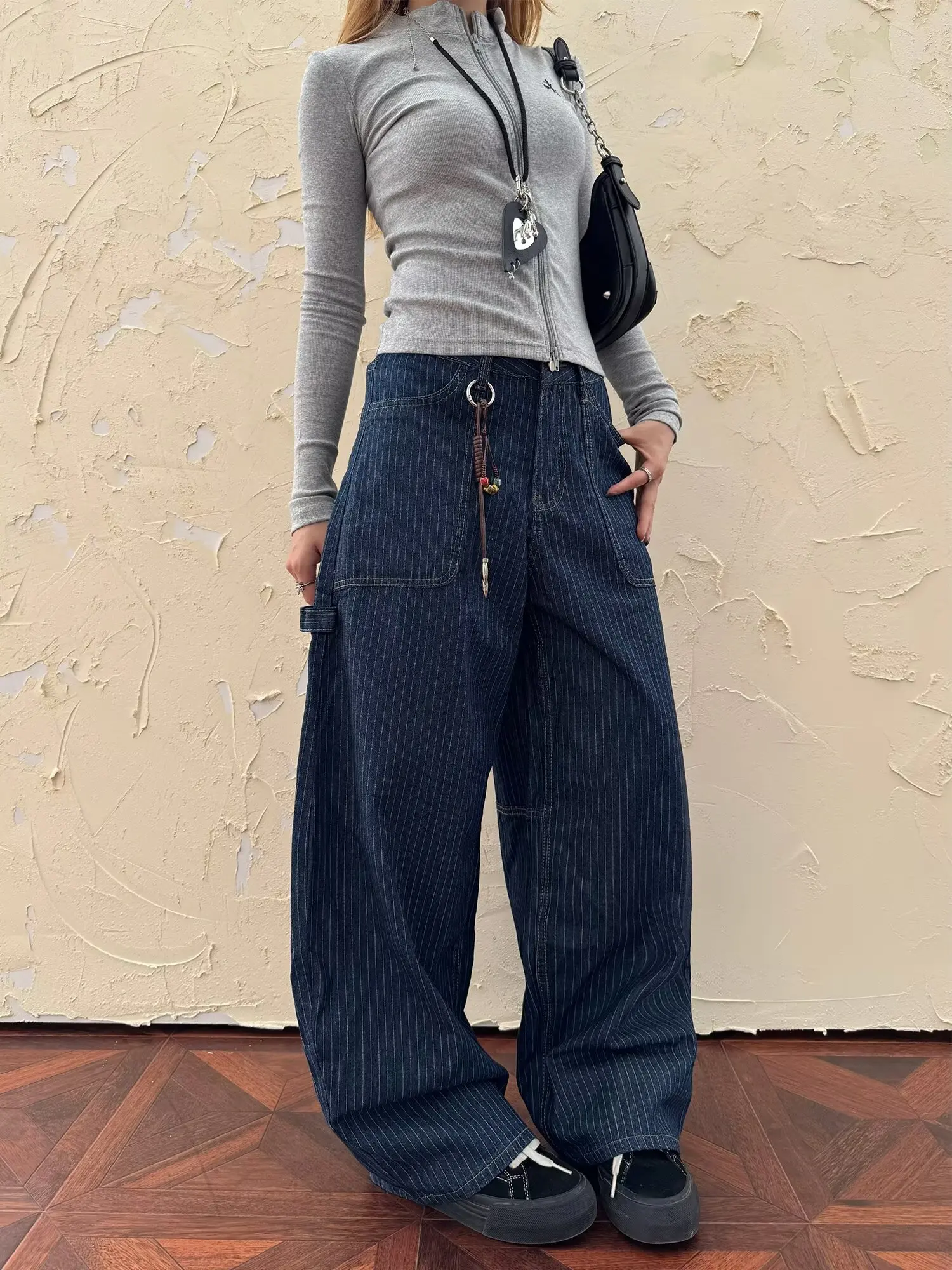 Женские джинсы синего цвета, джинсы-карго Harajuku Y2k, мешковатые джинсовые брюки, японские джинсовые брюки большого размера 2000-х годов, винтажная одежда 2025
Женские джинсы синего цвета, джинсы-карго Harajuku Y2k, мешковатые джинсовые брюки, японские джинсовые брюки большого размера 2000-х годов, винтажная одежда 2025