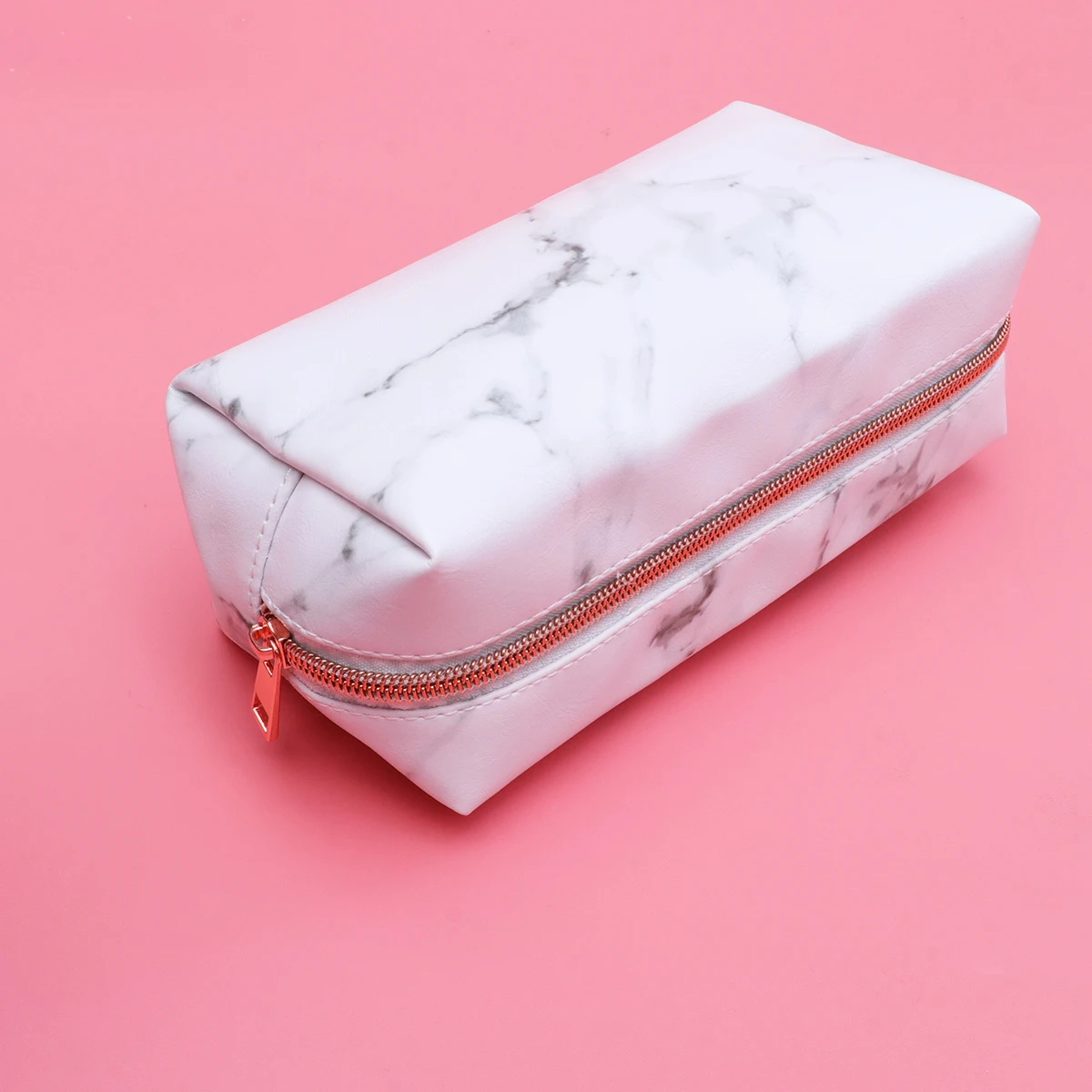 Rose Gold Marble Vein Pattern Large Capacity Portable Makeup Bag Toiletries Storage For Travel Gym Camping Business
Rose Gold Marble Vein Pattern Large Capacity Portable Makeup Bag Toiletries Storage For Travel Gym Camping Business