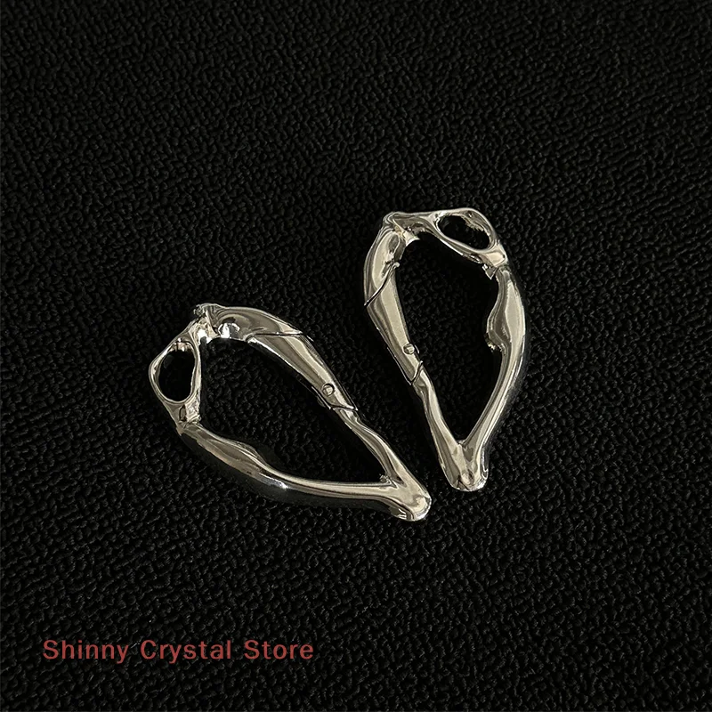 Metal Carabiner Keychain Multifunctional Mountaineering Car Key Ring Gothic Backpack Waist Hanging Decor DIY Y2K
Metal Carabiner Keychain Multifunctional Mountaineering Car Key Ring Gothic Backpack Waist Hanging Decor DIY Y2K