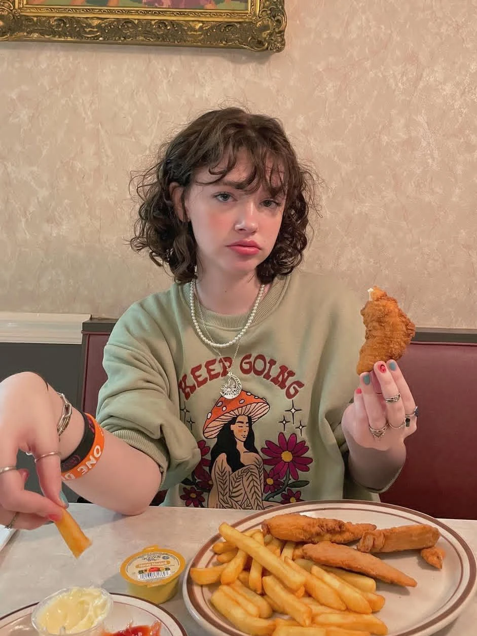 Женский свитшот с вышивкой «Грибная девушка», осенний хлопковый флисовый спортивный пуловер с круглым вырезом и длинными рукавами, милые милые топы с капюшоном Y2k
Женский свитшот с вышивкой «Грибная девушка», осенний хлопковый флисовый спортивный пуловер с круглым вырезом и длинными рукавами, милые милые топы с капюшоном Y2k