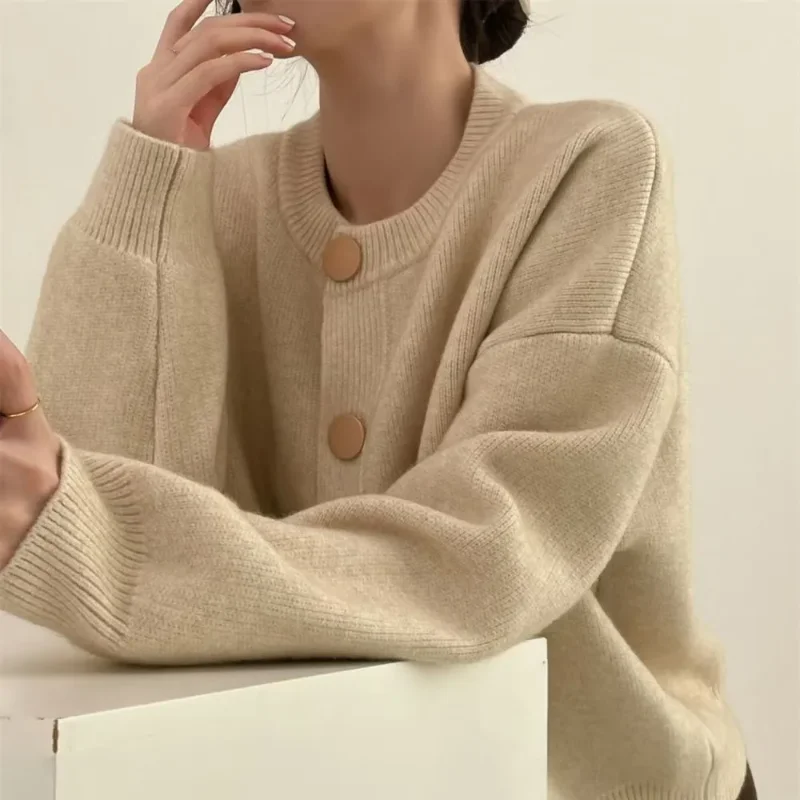 Korean Loose Soft Glutinous Knitted Cardigan for Women Autumn Winter Design Style Versatile Sweater Jacket Top
Korean Loose Soft Glutinous Knitted Cardigan for Women Autumn Winter Design Style Versatile Sweater Jacket Top