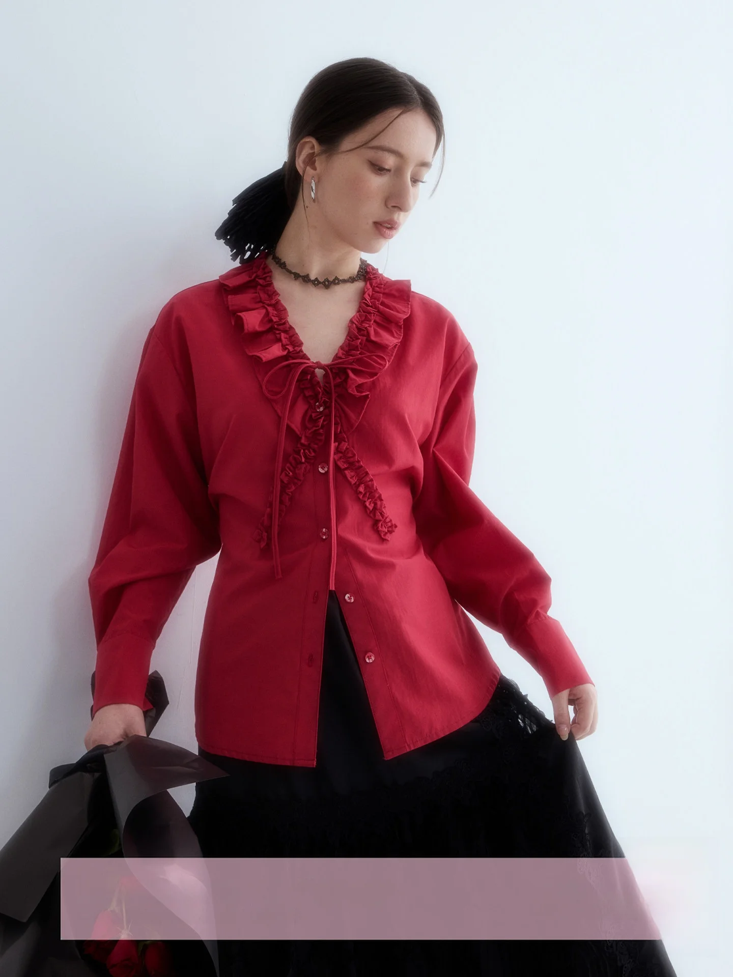 Misty Poesie Red Long Sleeve V-neck Ruffle Two-wear Knot Women's Shirt Retro Style Loose Fit Anti-wrinkle Daily Wear
Misty Poesie Red Long Sleeve V-neck Ruffle Two-wear Knot Women's Shirt Retro Style Loose Fit Anti-wrinkle Daily Wear
