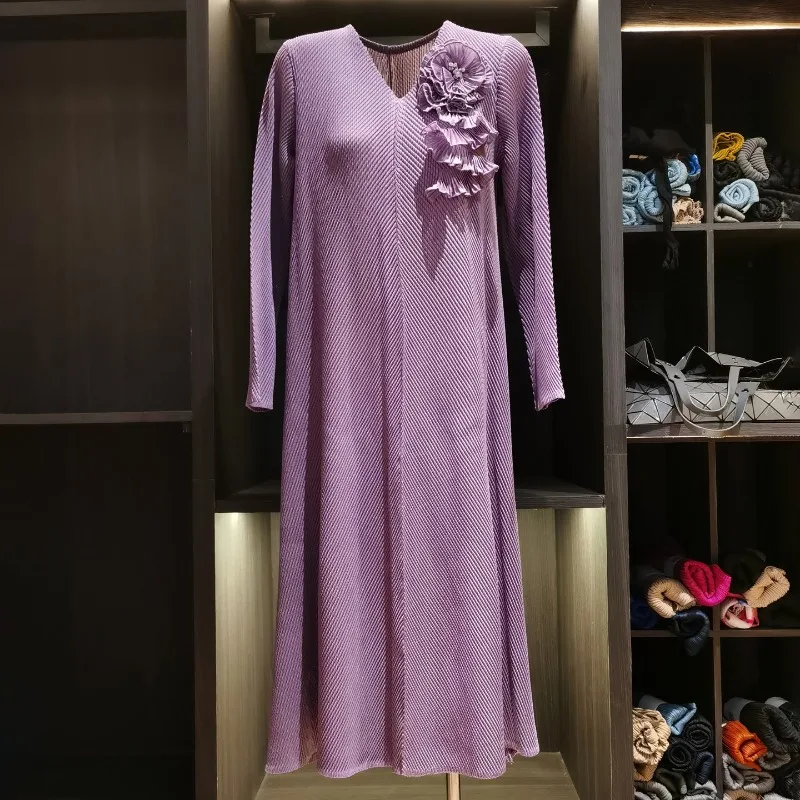 Miyake Pleated Dresses Design 2025 Fall New Fish Scale Pleats Slim Pleated Dress Fashion Temperament Peplum Long Skirt
Miyake Pleated Dresses Design 2025 Fall New Fish Scale Pleats Slim Pleated Dress Fashion Temperament Peplum Long Skirt