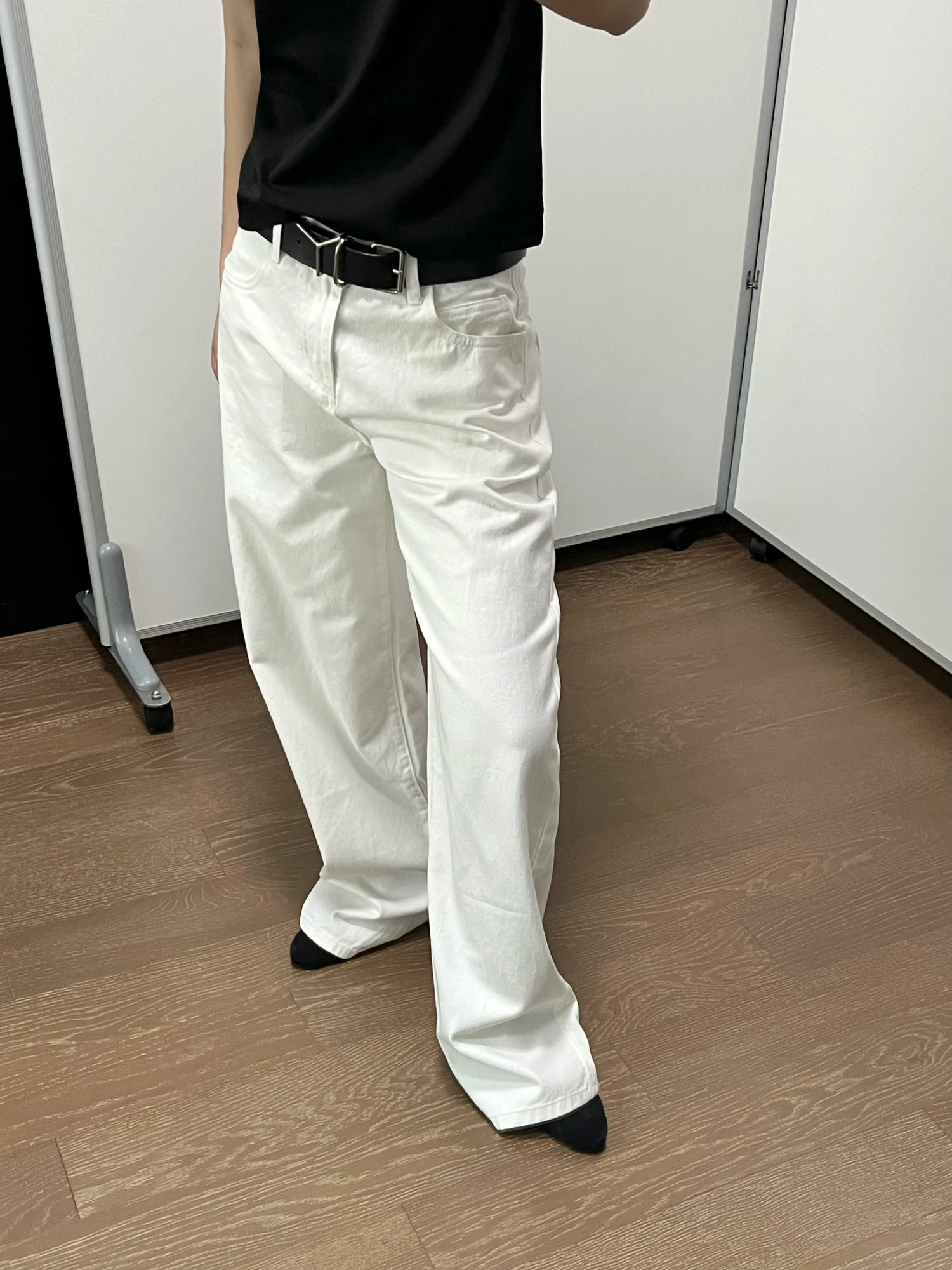 Джинсы Aboutkeke Advanced Quali Basic Simple Bla White Banana Silhouette, прямые, с низкой посадкой, для повседневной носки
Джинсы Aboutkeke Advanced Quali Basic Simple Bla White Banana Silhouette, прямые, с низкой посадкой, для повседневной носки