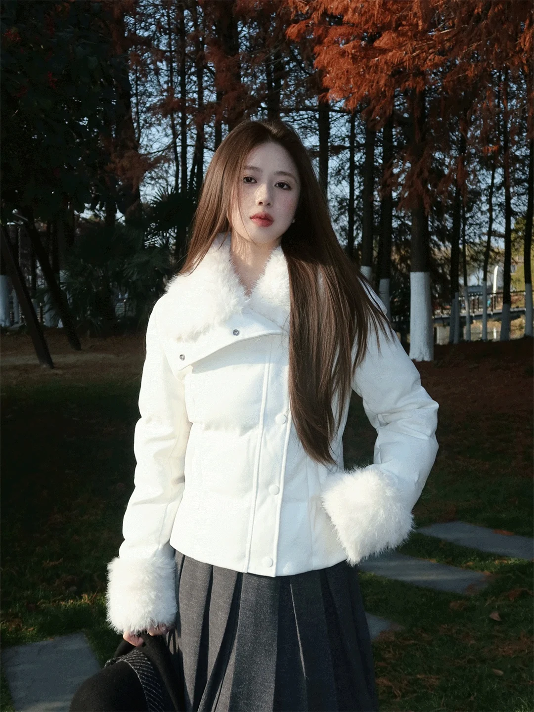 White Women's Cotton Jacket Short Style Waist-Cinching Warmth Winter Outerwear Soft Fur Collar Commute Korean Version
White Women's Cotton Jacket Short Style Waist-Cinching Warmth Winter Outerwear Soft Fur Collar Commute Korean Version