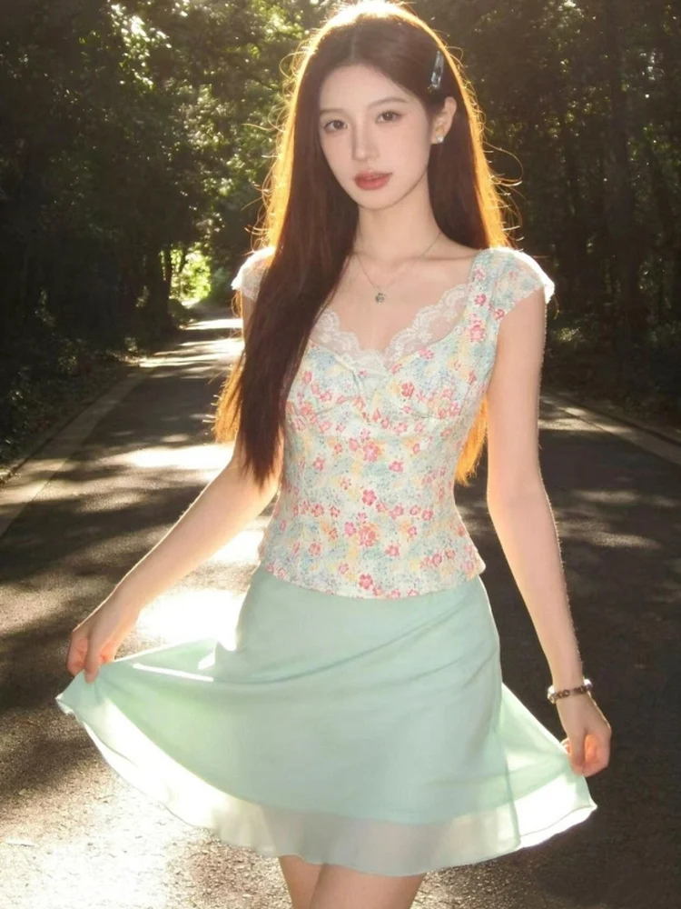 Summer Vacation Floral Lace Top Mesh Skirt Unique Beautiful Small Set Women's Outfit Traveling Apparel Spring Summer Fashion
Summer Vacation Floral Lace Top Mesh Skirt Unique Beautiful Small Set Women's Outfit Traveling Apparel Spring Summer Fashion