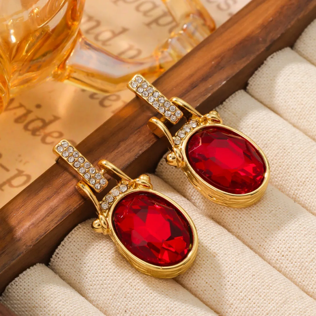Женские серьги с микроинкрустацией красными стразами, простые элегантные высококачественные серьги, винтажные женские серьги в придворном стиле
Женские серьги с микроинкрустацией красными стразами, простые элегантные высококачественные серьги, винтажные женские серьги в придворном стиле