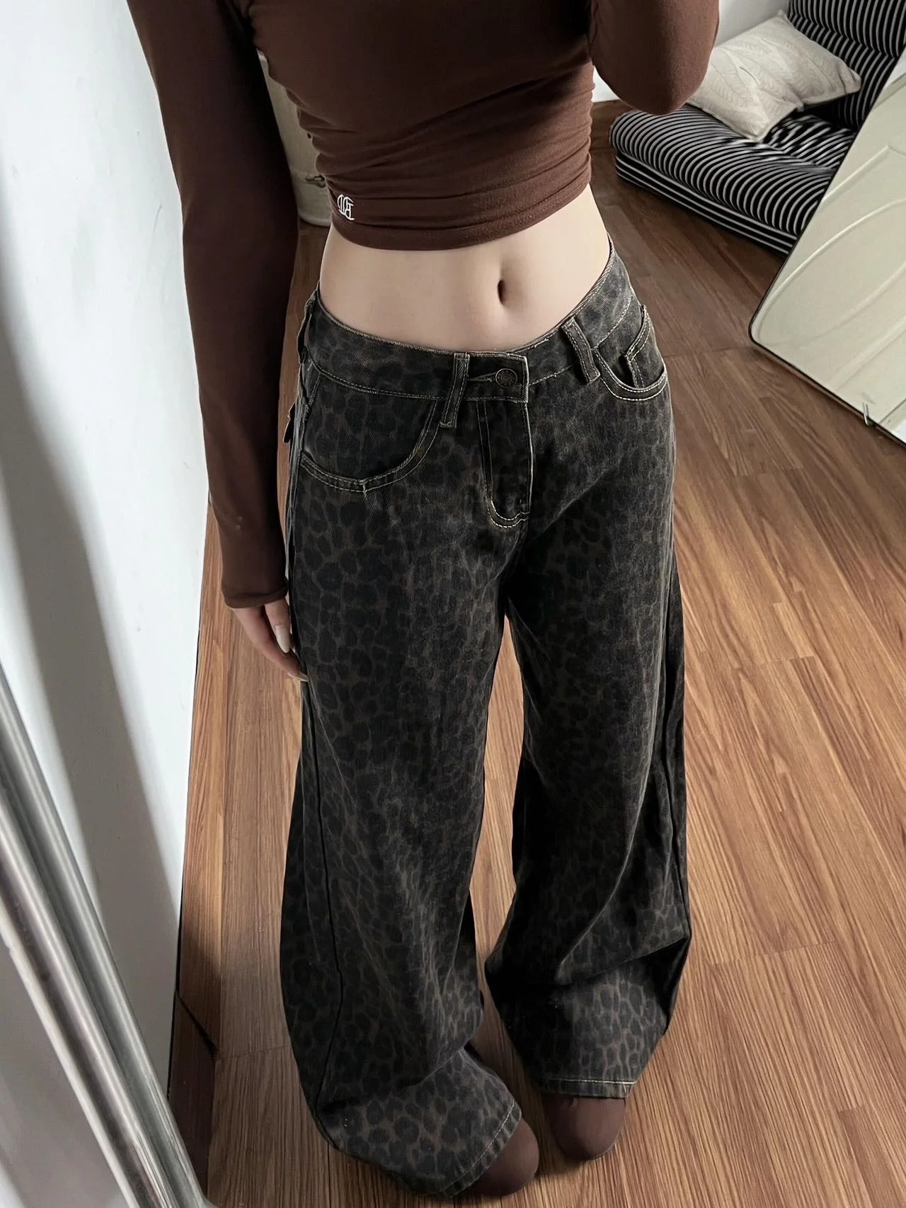 High Waist Wide Leg Leopard Print Lazy Style Women's Jeans American Retro Slimming Long Pants Commute Cotton Button Fastening
High Waist Wide Leg Leopard Print Lazy Style Women's Jeans American Retro Slimming Long Pants Commute Cotton Button Fastening