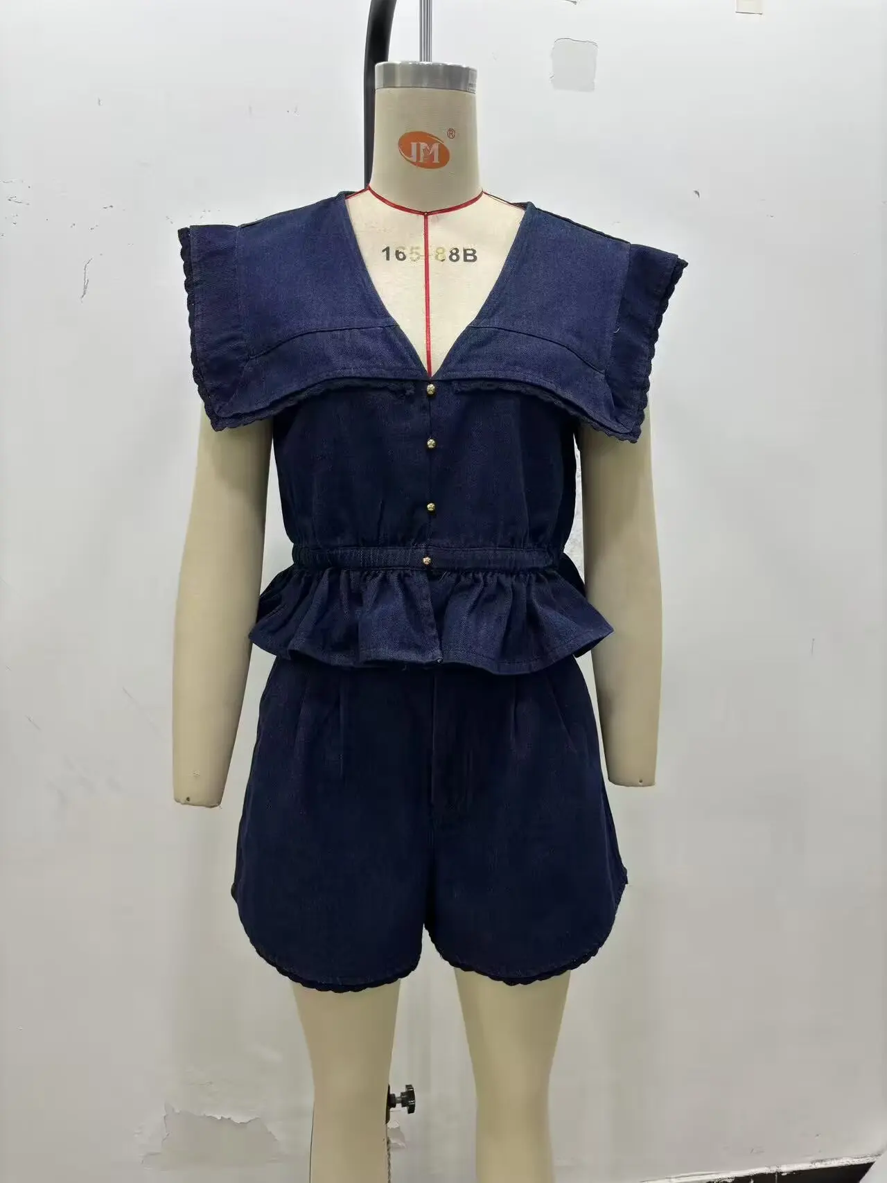 HH женская мода ретро без рукавов джинсовая однобортная кружевная рубашка с v-образным вырезом + High Street карман на молнии повседневные шорты костюм
HH женская мода ретро без рукавов джинсовая однобортная кружевная рубашка с v-образным вырезом + High Street карман на молнии повседневные шорты костюм