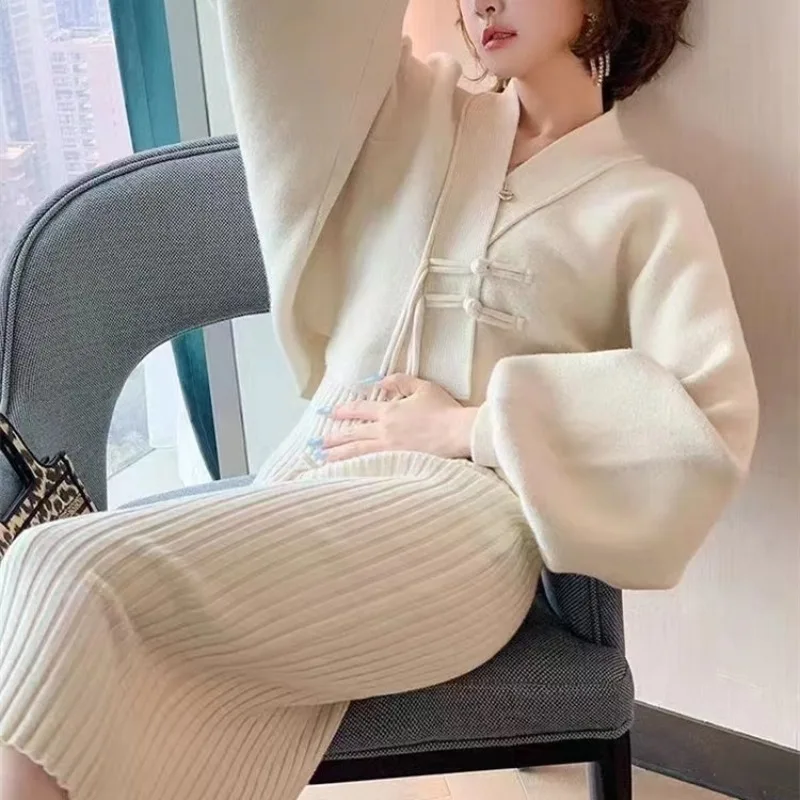 Fashion Women Slim Sweater Skirt Two Pieces Set Loose Sleeveless Dress Korean Knitted Sweater Button Knitted Party Dress Suits
Fashion Women Slim Sweater Skirt Two Pieces Set Loose Sleeveless Dress Korean Knitted Sweater Button Knitted Party Dress Suits