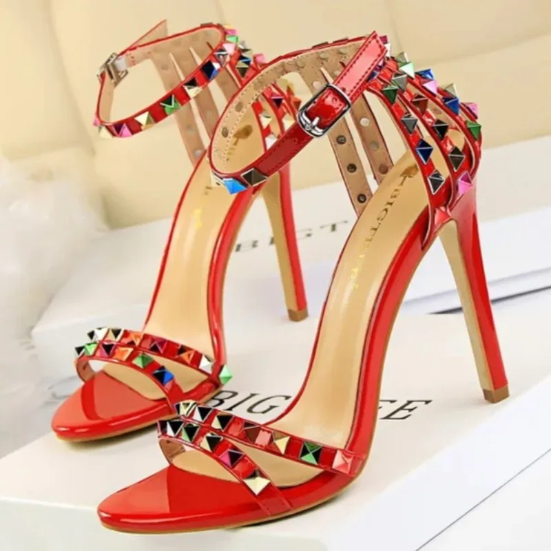 Luxury Designer Women's Shoes Exquisite Rivet High Heeled Sandals for Woman Sexy Open Toe Nightclub Party Shoes Sandalias Mujer
Luxury Designer Women's Shoes Exquisite Rivet High Heeled Sandals for Woman Sexy Open Toe Nightclub Party Shoes Sandalias Mujer