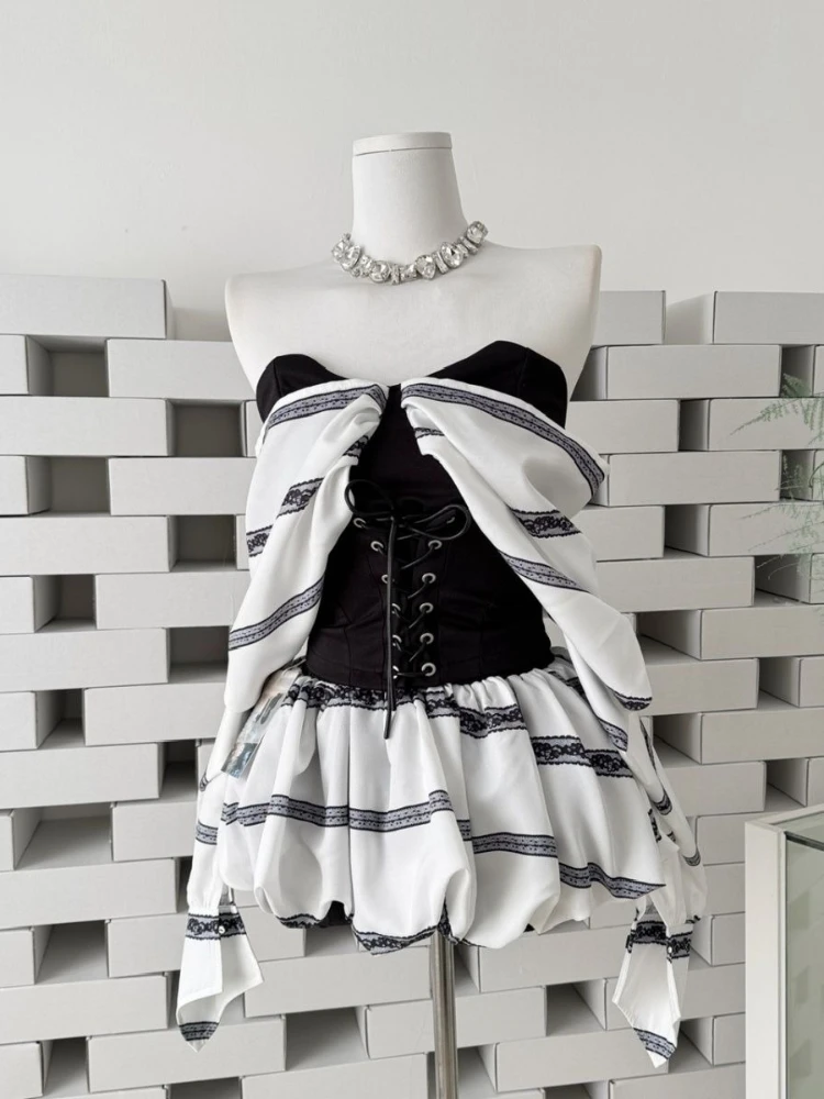 Sexy slim fit two-piece set summer new women's waist cinched off shoulder contrasting color top cloud soft short skirt set
Sexy slim fit two-piece set summer new women's waist cinched off shoulder contrasting color top cloud soft short skirt set