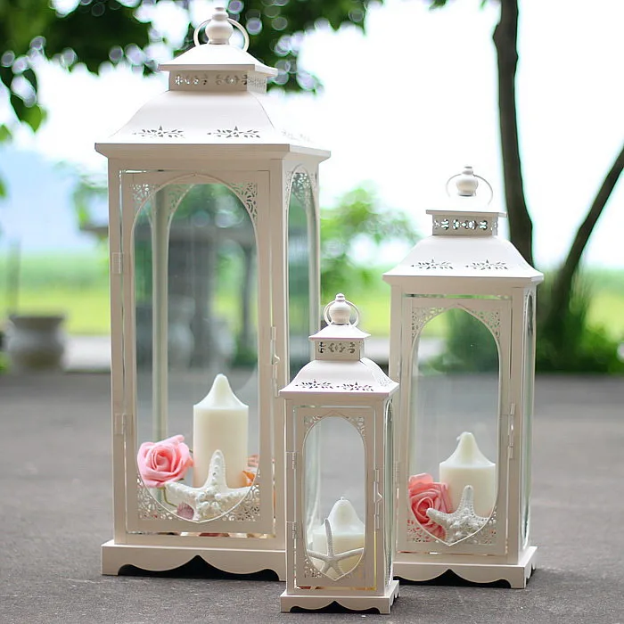 Candlestick Iron European Windbreak Floor Wind Lamp Lantern Glass Lantern Garden Home Decoration Road Guide Props Vintage Decor
Candlestick Iron European Windbreak Floor Wind Lamp Lantern Glass Lantern Garden Home Decoration Road Guide Props Vintage Decor