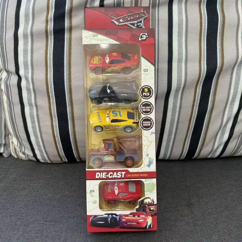 Горячие автомобили Disney Pixar, мультяшная молния Маккуин, автомобиль с откатом, Матер Джексон Круз, модель гоночного автомобиля, игрушки, детский подарок на день рождения
Горячие автомобили Disney Pixar, мультяшная молния Маккуин, автомобиль с откатом, Матер Джексон Круз, модель гоночного автомобиля, игрушки, детский подарок на день рождения