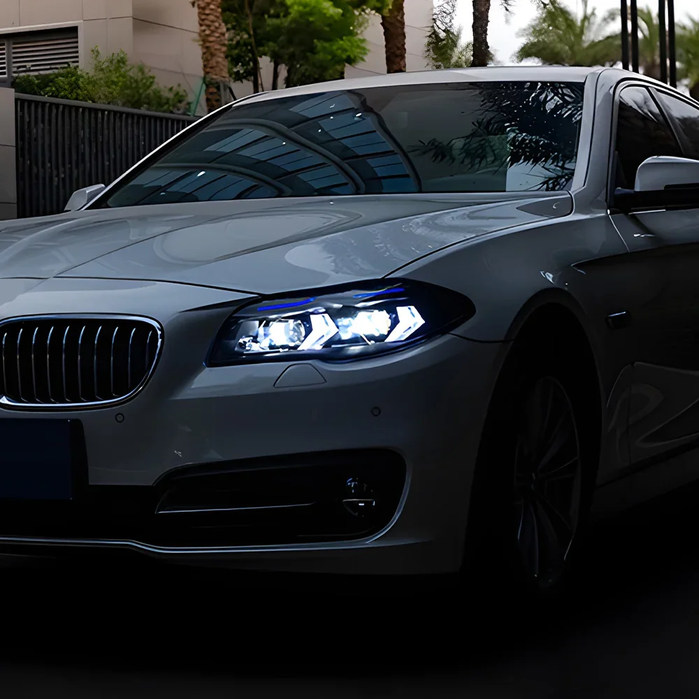 Для BMW F10 525i 530i 535li 5 серии 2011-2017 светодиодные автомобильные фары в сборе, обновление BMW G60, стиль, аксессуары для линз проектора
Для BMW F10 525i 530i 535li 5 серии 2011-2017 светодиодные автомобильные фары в сборе, обновление BMW G60, стиль, аксессуары для линз проектора