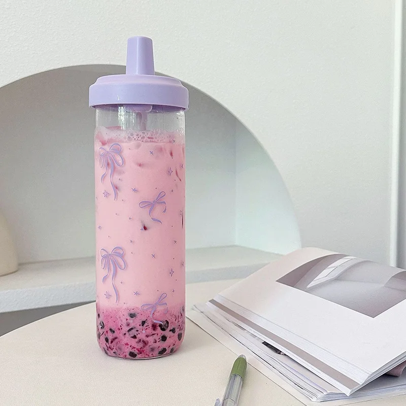 500/850ML Purple Print Bow Water Bottle With Straw Lid Cute Coffee Bubble Milk Tea Plastic Cup Outdoor School Drinking Juice Cup
500/850ML Purple Print Bow Water Bottle With Straw Lid Cute Coffee Bubble Milk Tea Plastic Cup Outdoor School Drinking Juice Cup
