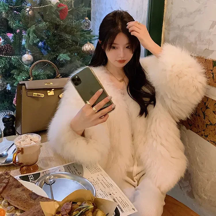 2024 Autumn Fashion Fox Fur Coat Women's Korean Warm Feather Loose Short Party Elegant Dressing F347
2024 Autumn Fashion Fox Fur Coat Women's Korean Warm Feather Loose Short Party Elegant Dressing F347