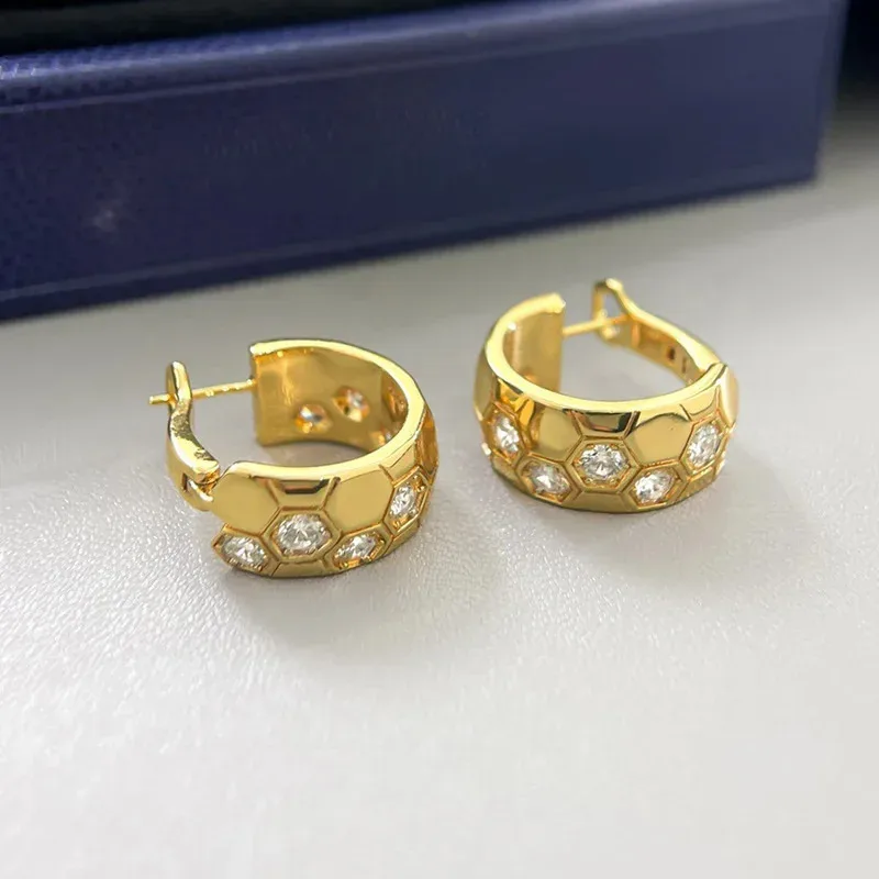 YISON Retro 925 Sterling Silver Honeycomb Zirconia Hoop Women's Earrings Fashion Fine Zircon Jewelry for Firends Gift
YISON Retro 925 Sterling Silver Honeycomb Zirconia Hoop Women's Earrings Fashion Fine Zircon Jewelry for Firends Gift