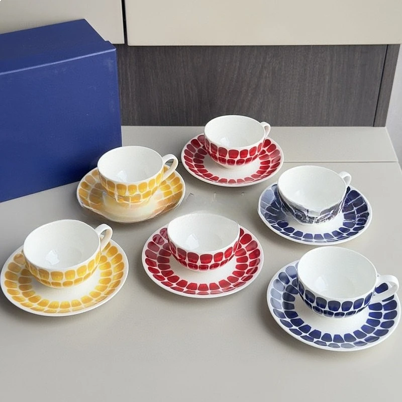 Vintage Classic Luxury Bone China Coffee Cup Saucer Set Exquisite English Afternoon Tea Set For Home Gift Collection
Vintage Classic Luxury Bone China Coffee Cup Saucer Set Exquisite English Afternoon Tea Set For Home Gift Collection