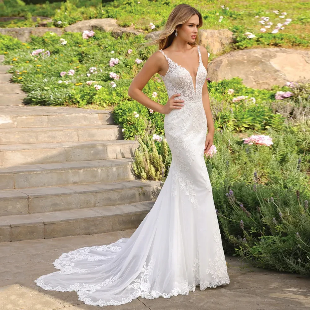 Customized Tulle Mermaid Wedding Dress with Appliques Court Train Sexy V-Neck Sleeveless Backless High Quality Bridal
Customized Tulle Mermaid Wedding Dress with Appliques Court Train Sexy V-Neck Sleeveless Backless High Quality Bridal