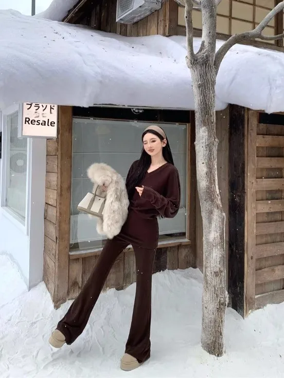 Cafe Au Lait Long Sleeve V-Neck Women's Suit High Waist Flared Pants Fashionable Two-Piece Set Commute Style Winter Collection
Cafe Au Lait Long Sleeve V-Neck Women's Suit High Waist Flared Pants Fashionable Two-Piece Set Commute Style Winter Collection