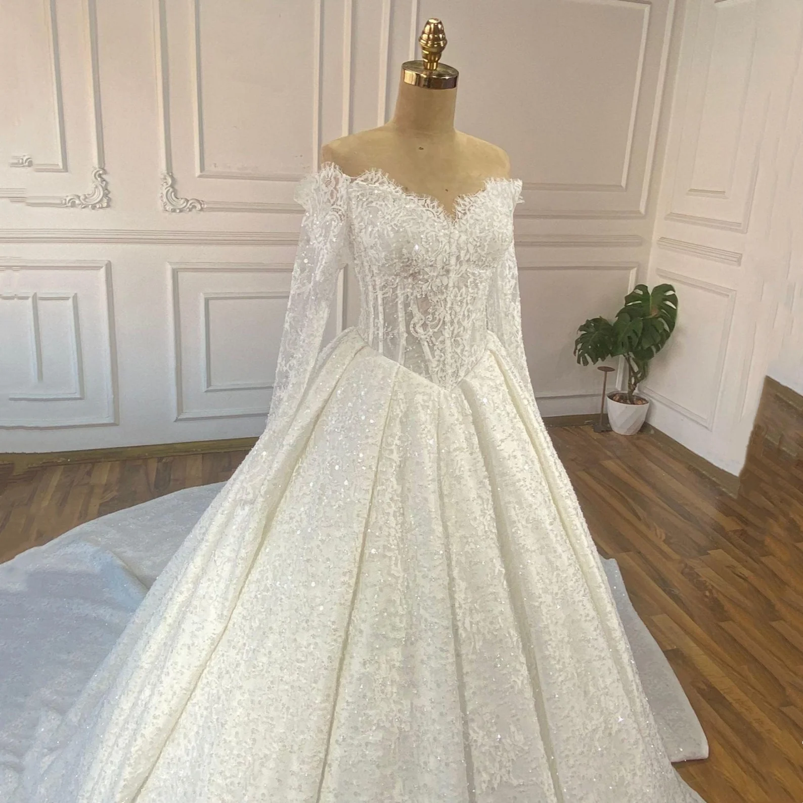 Customized Luxury Off Shoulder Sparkling Lace Prom Dresses Wedding Dress Cathedral Train Sweetheart Corset Bride Dress
Customized Luxury Off Shoulder Sparkling Lace Prom Dresses Wedding Dress Cathedral Train Sweetheart Corset Bride Dress