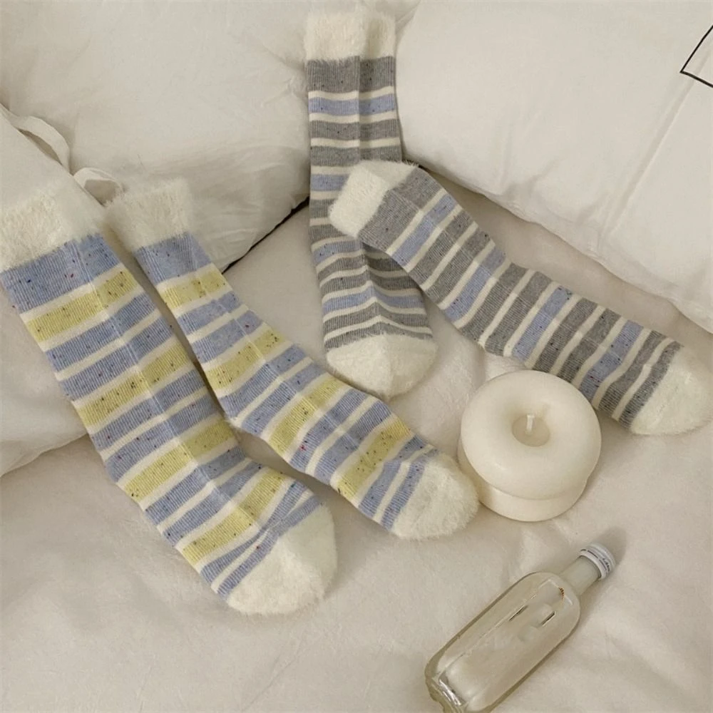 3Pairs Fashion Sweet Women Tube Socks Furry Spot Women's Stockings Hosiery Faux Mink Hair Striped Mid-calf Socks Female
3Pairs Fashion Sweet Women Tube Socks Furry Spot Women's Stockings Hosiery Faux Mink Hair Striped Mid-calf Socks Female