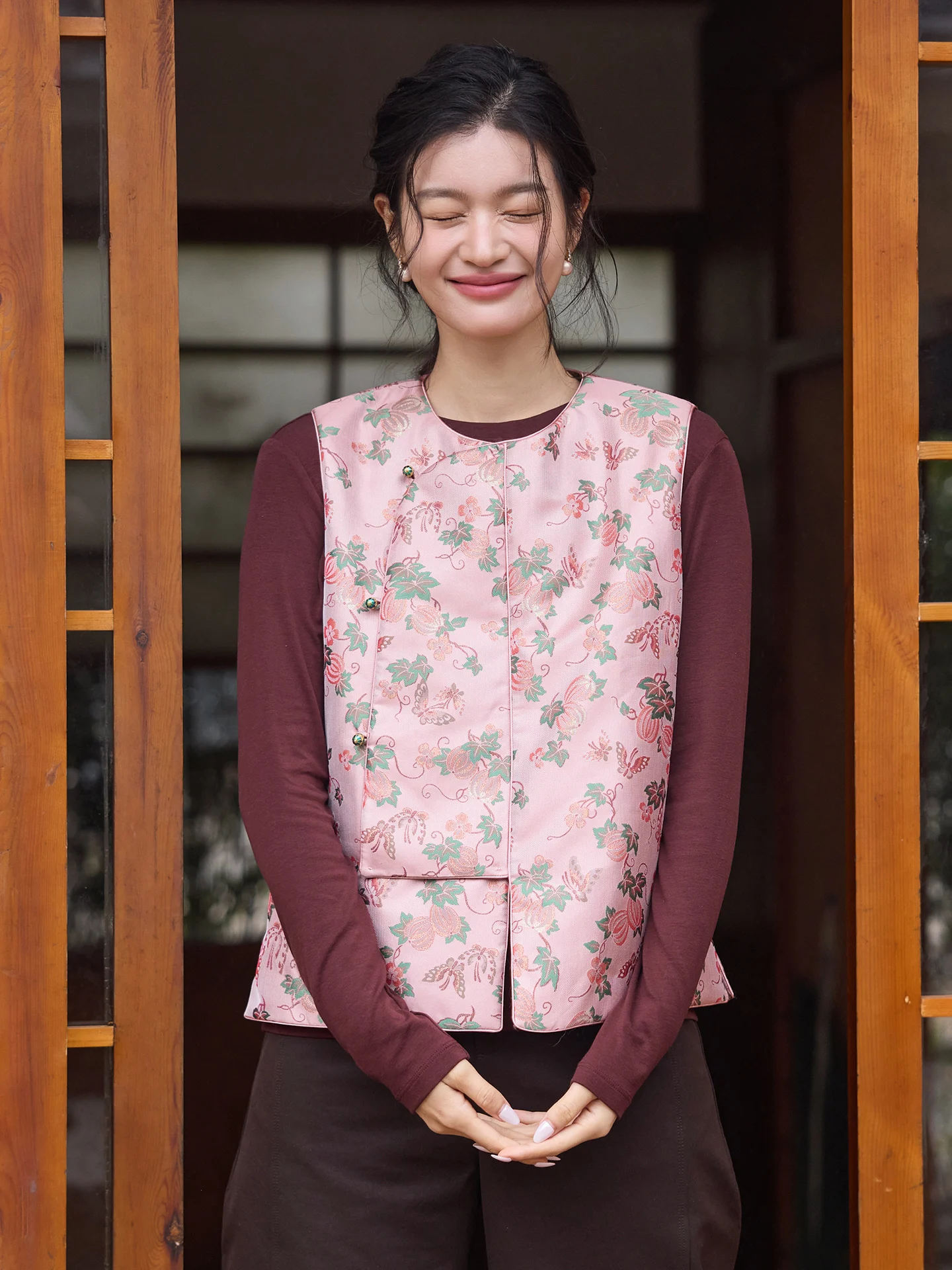 Phytong, китайский свободный крой, тканевый жилет на пуговицах, круглый жилет, женский топ, модный ретро-костюм Тан
Phytong, китайский свободный крой, тканевый жилет на пуговицах, круглый жилет, женский топ, модный ретро-костюм Тан