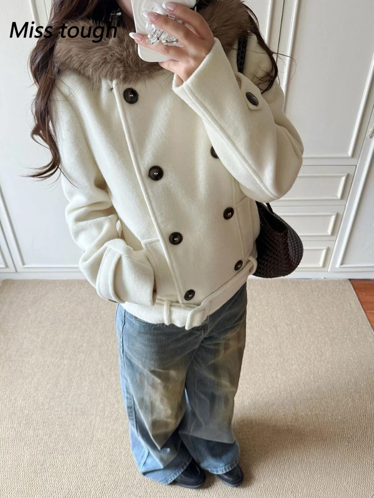 Winter Korean Fashion Thickened Woolen Women's Windbreaker Warm Fur Collar Double-breasted Design Y2k Outwears Trench Coat 2025
Winter Korean Fashion Thickened Woolen Women's Windbreaker Warm Fur Collar Double-breasted Design Y2k Outwears Trench Coat 2025