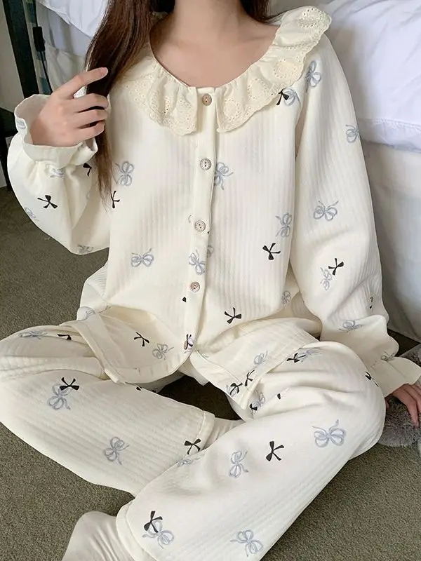 Thickened Air Cotton Sleepwear Set Women's Long Sleeve Home Clothes Floral Lace Trim Comfortable Warm for Autumn Winter
Thickened Air Cotton Sleepwear Set Women's Long Sleeve Home Clothes Floral Lace Trim Comfortable Warm for Autumn Winter