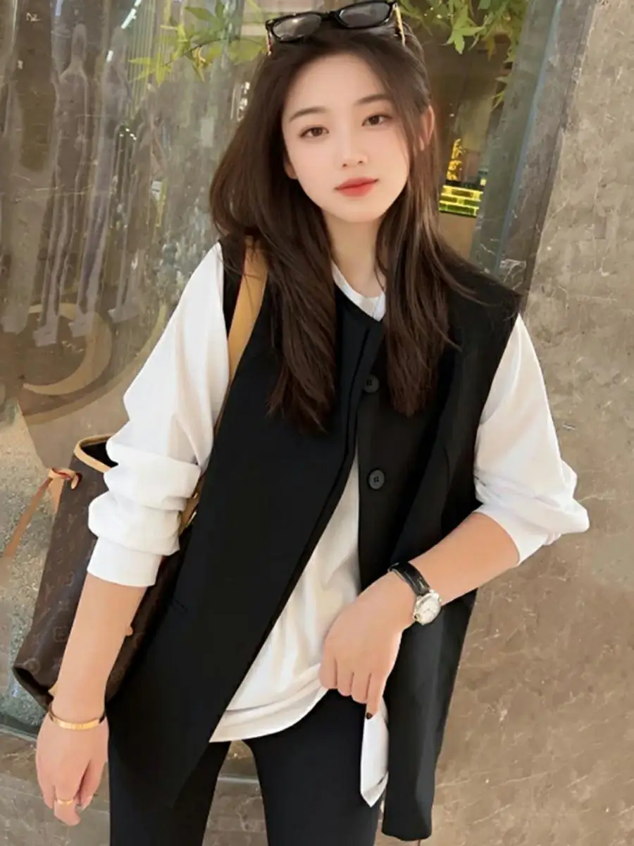 Women's Fashionable Casual Loose Sleeveless Vest Top Early Autumn 2026 Style Versatile Outerwear round Neck Single Button
Women's Fashionable Casual Loose Sleeveless Vest Top Early Autumn 2026 Style Versatile Outerwear round Neck Single Button
